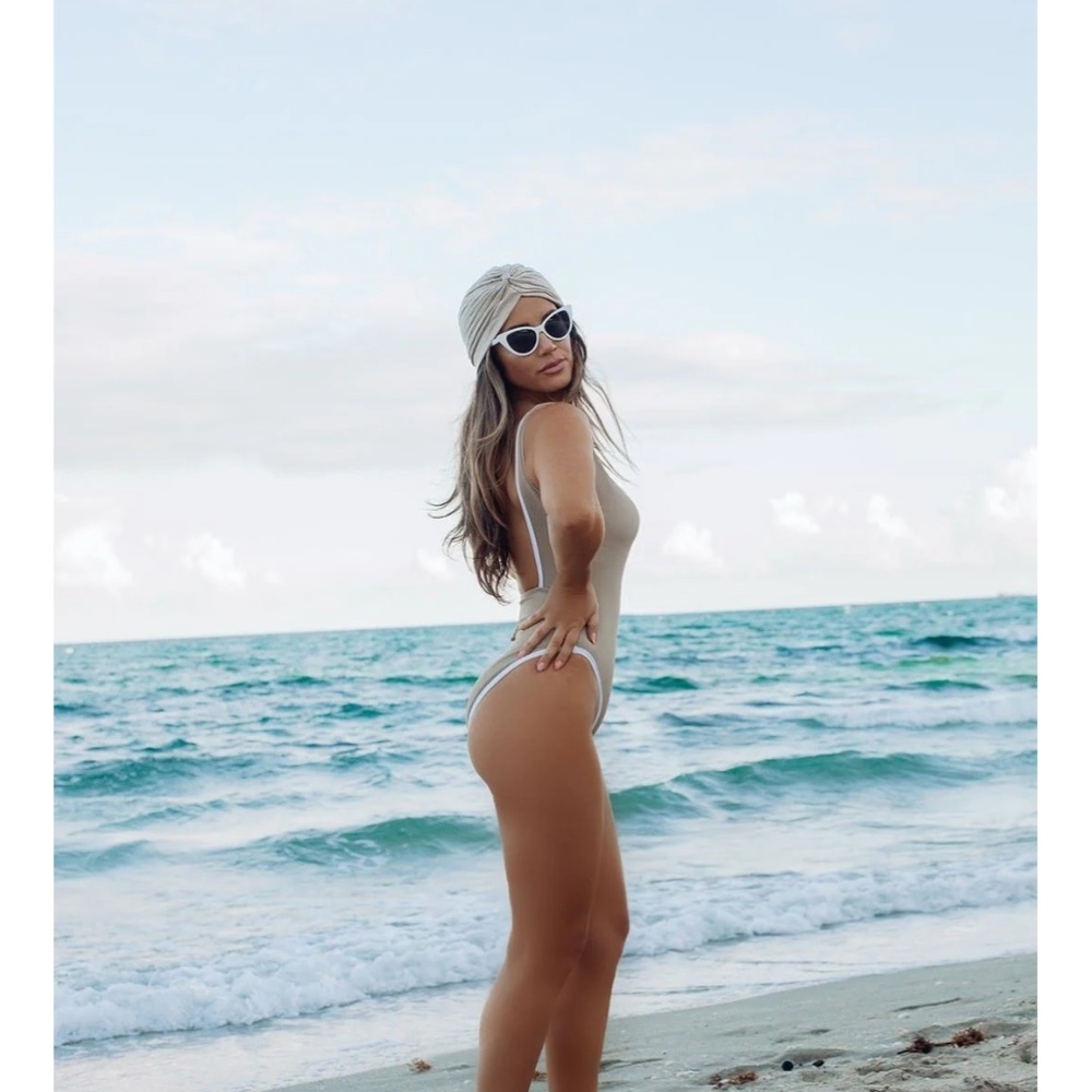 Lainsnow Ocean Isle Women's One Piece - Sand - Size Small